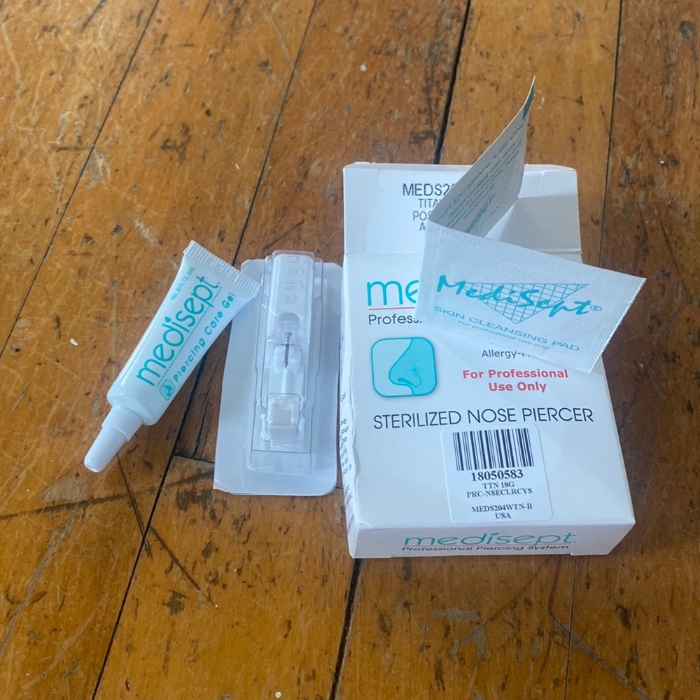 Medisept Titanium Nose Piercing System
